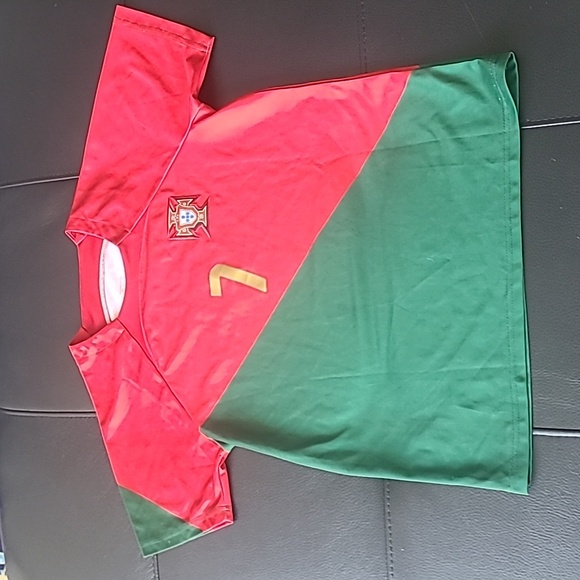 Cristiano Ronaldo boys jersey size large - Picture 2 of 4